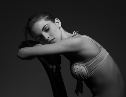 model-2394719_960_720