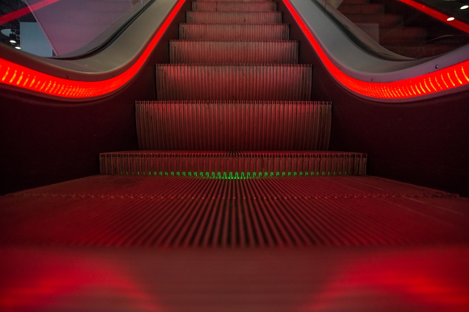 escalator-1746279_960_720